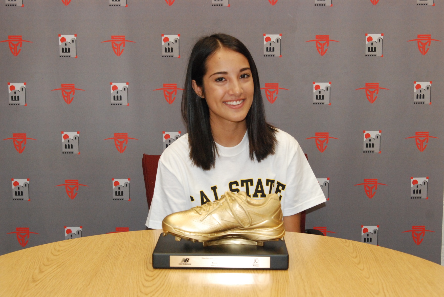 Hutton Takes Home the Golden Shoe Award, Commits to Long Beach