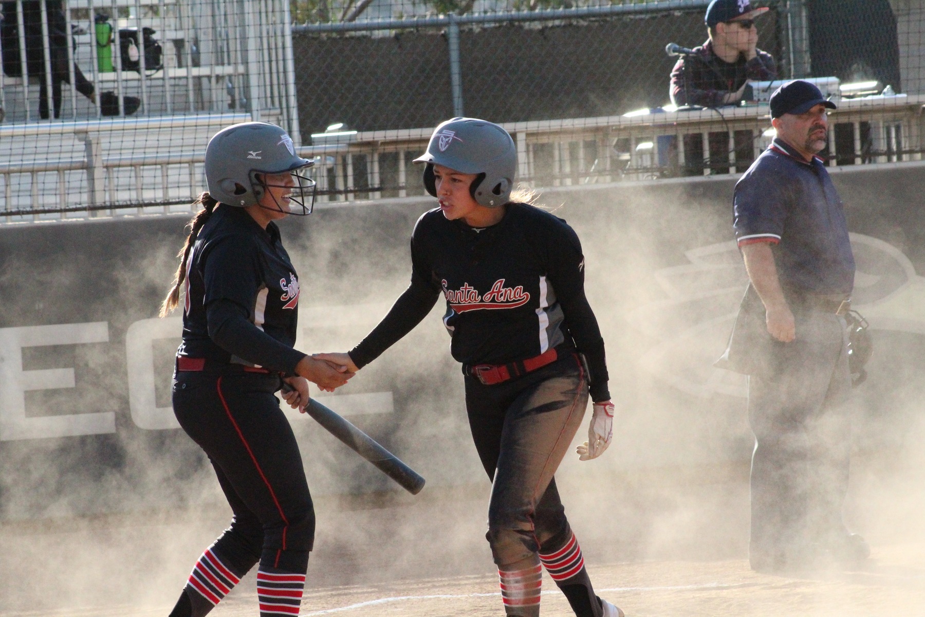 Dons Softball Holds on to Upset No. 5 SCC
