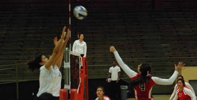 Dons Hard Play Continues Despite Straight-Set Loss to Fullerton College