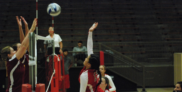 Dons Drop OEC Match to Saddleback College in Four Set Battle