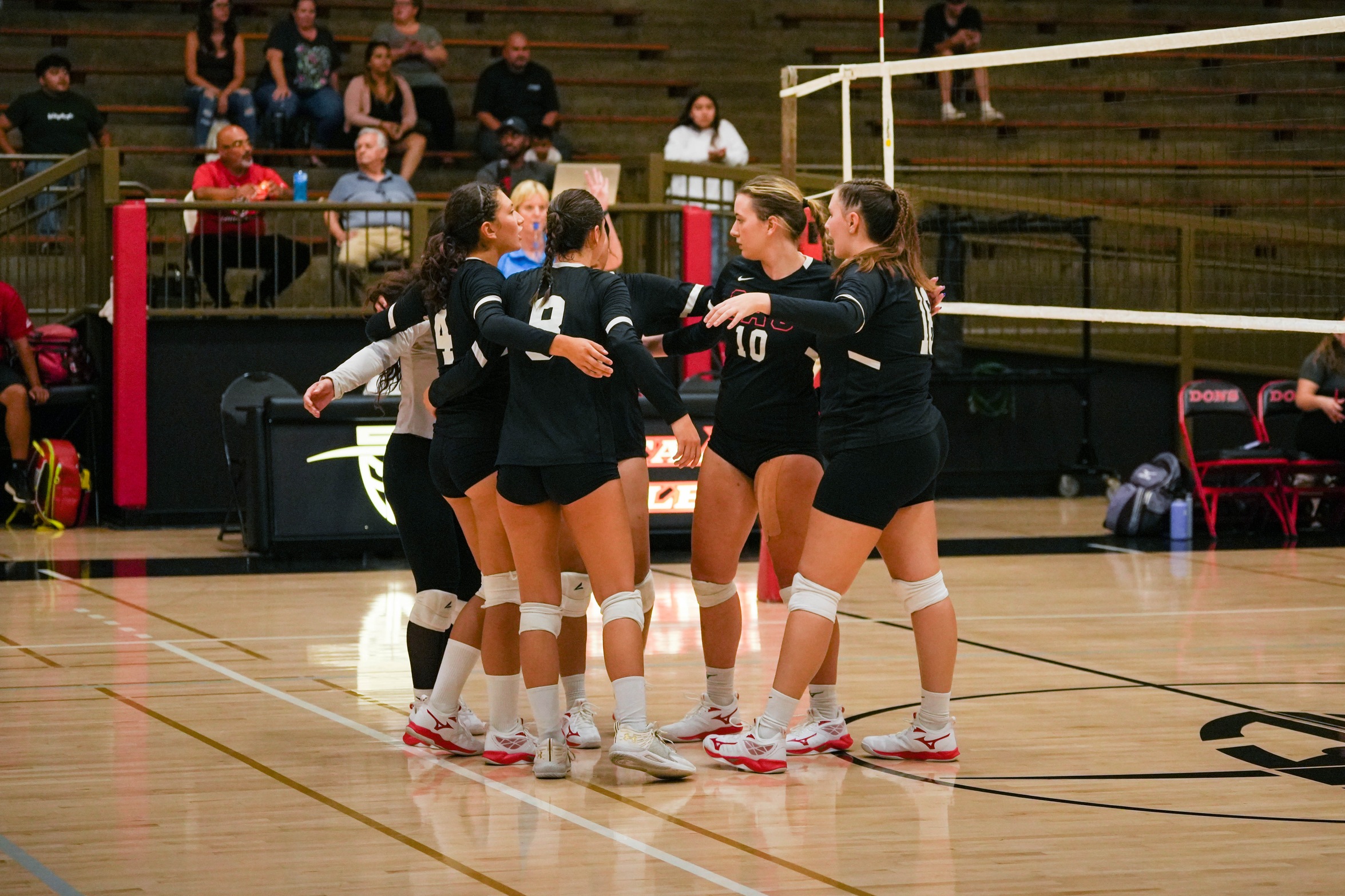 Dons Volleyball Drops a Pair in SAC Quad Tournament