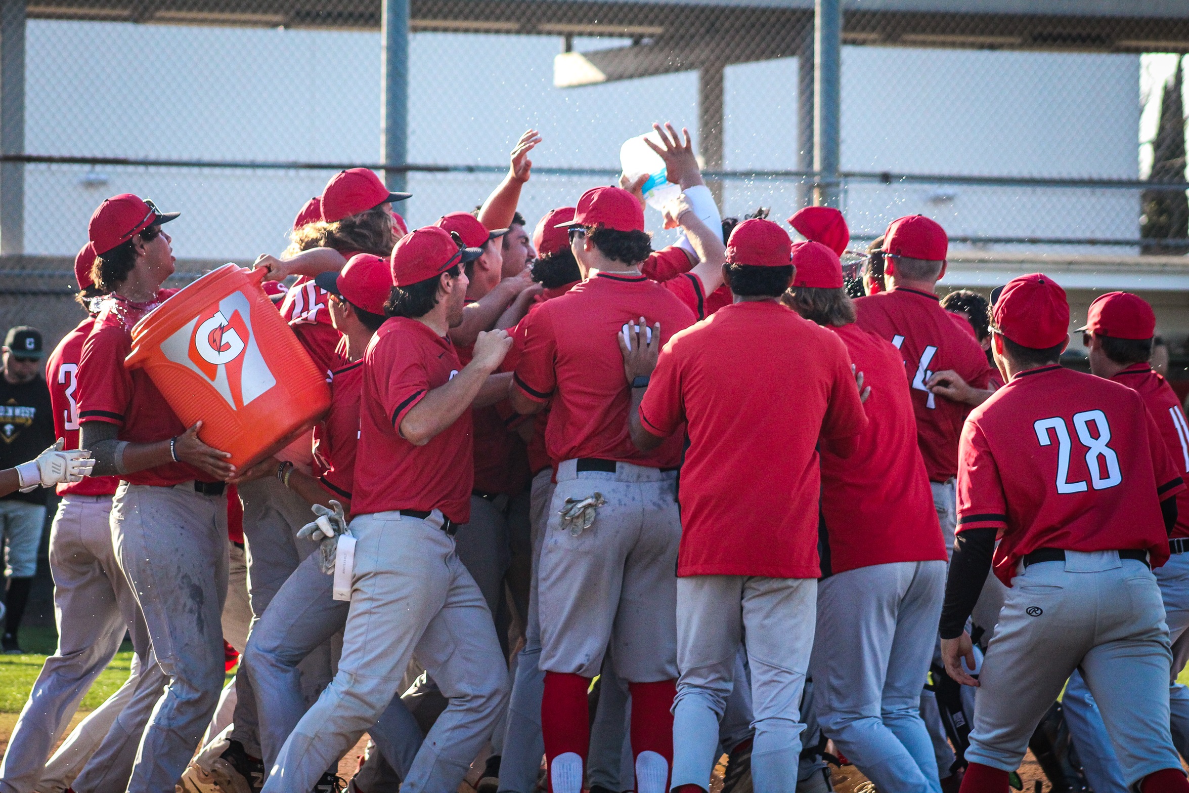 De Anda’s Homer Lifts Dons to 8-7 Walk-Off Win in the 11th Inning