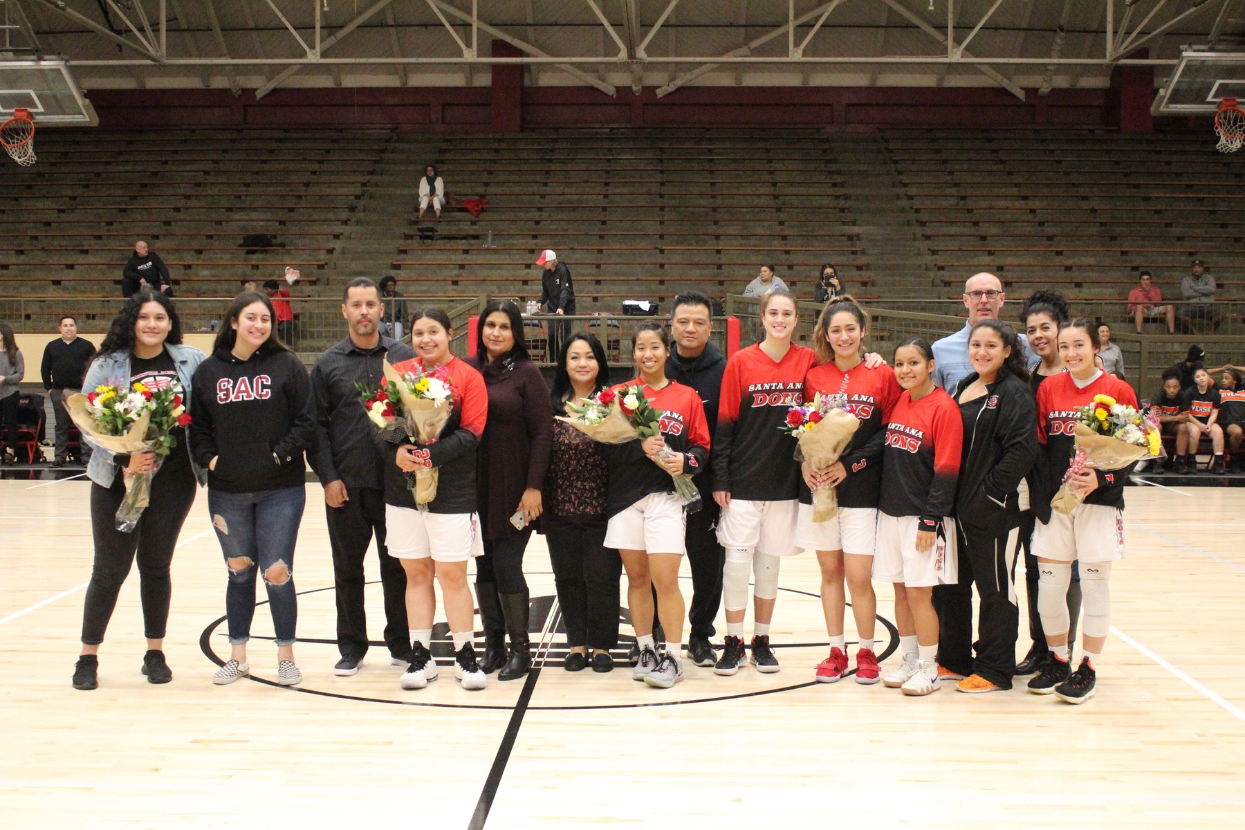 Dons Honor Five on Sophomore Night