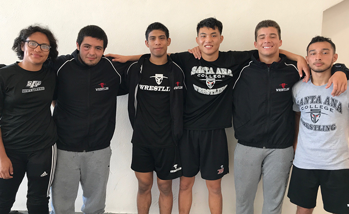 Three Dons Go Undefeated at Bakersfield Duals