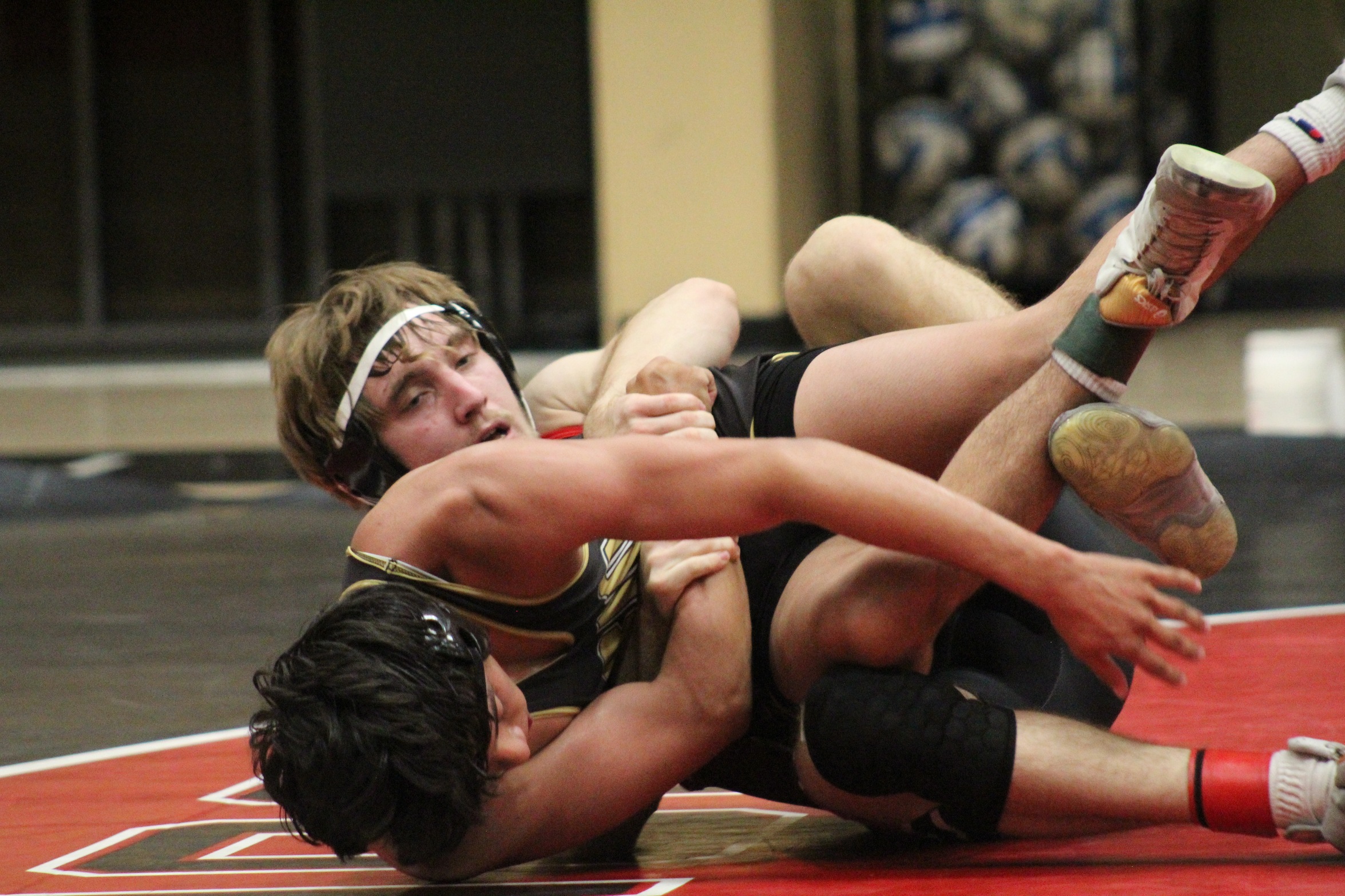 SAC Wrestling Qualifies Six for State Championships