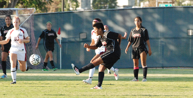 Dons Fall to Norco College 1-0 on Goal Late in First Half