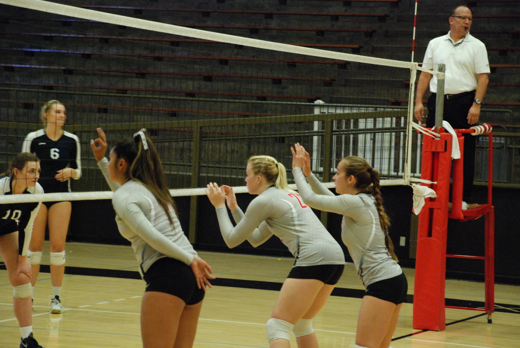 Women’s Volleyball Falls to Irvine Valley College at 3-1