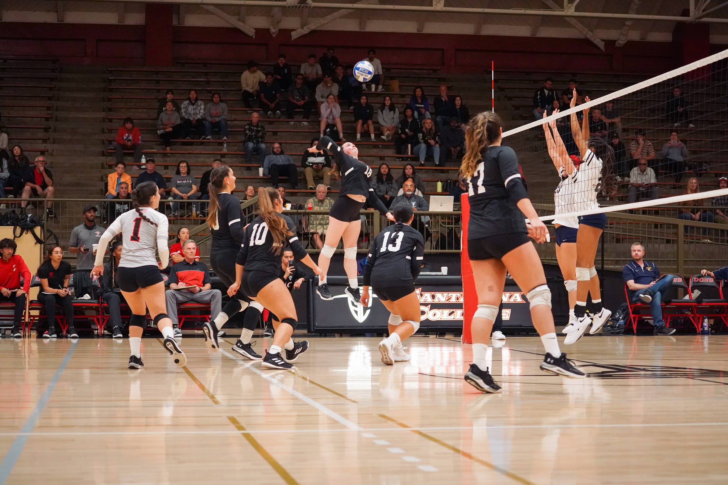 No. 7 Seeded Dons End the Year with 3-0 Loss to No. 10 Canyons in Round 2 of SoCal Regionals